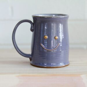Periwinkle happy mug - cheerful expression