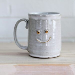 White happy mug - tilted head expression